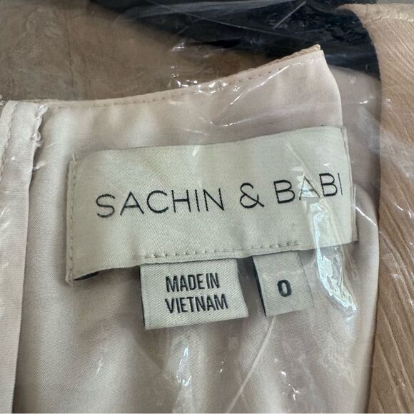 Sachin & Babi Alli Gown Champagne V Neck Satin Dress - Picture 5 of 7